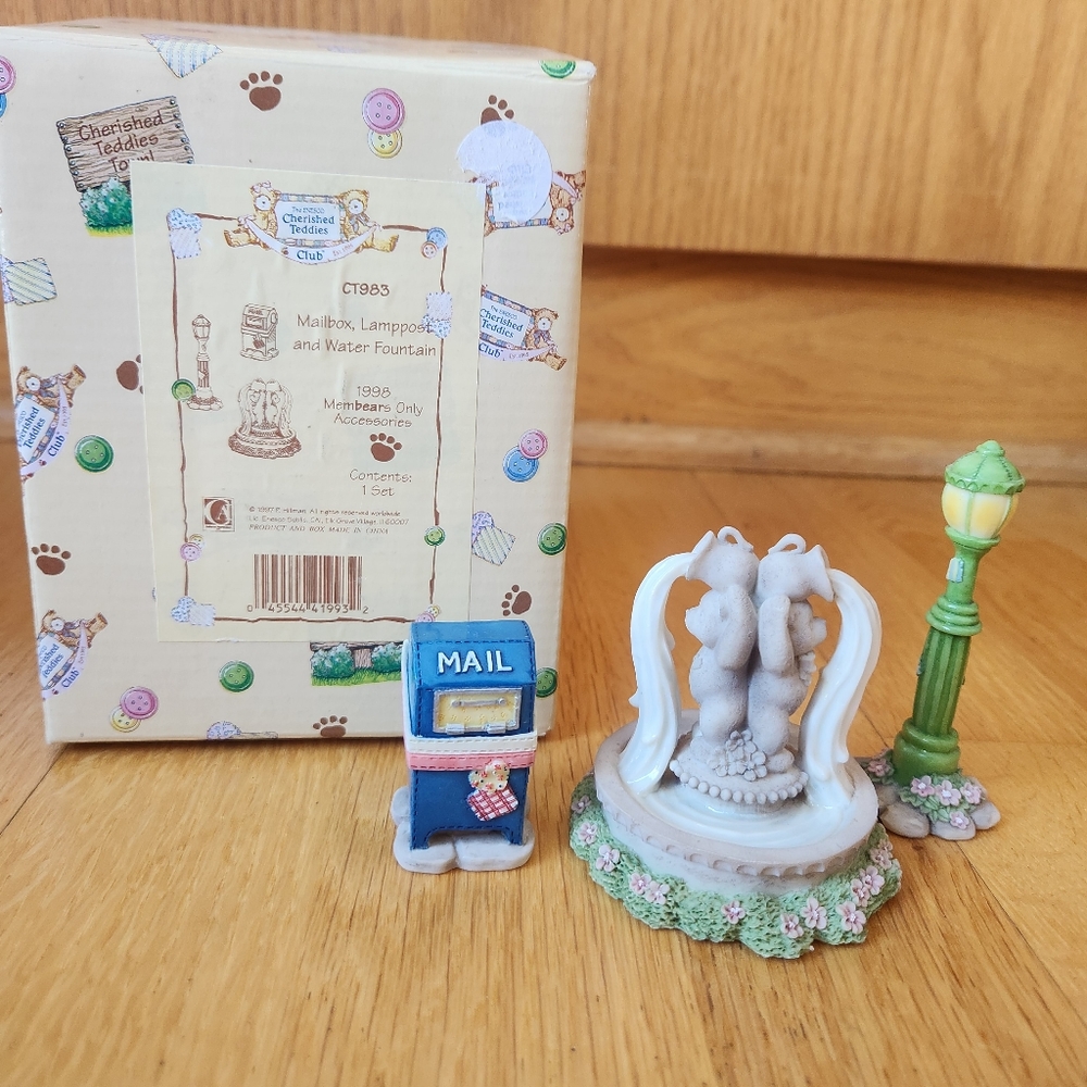 Cherished Teddies "Mailbox, Lamppost, and Water Fountain
